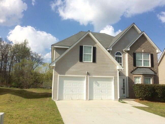 Foto del edificio - Move-in Ready spacious 4-bedroom home in F...