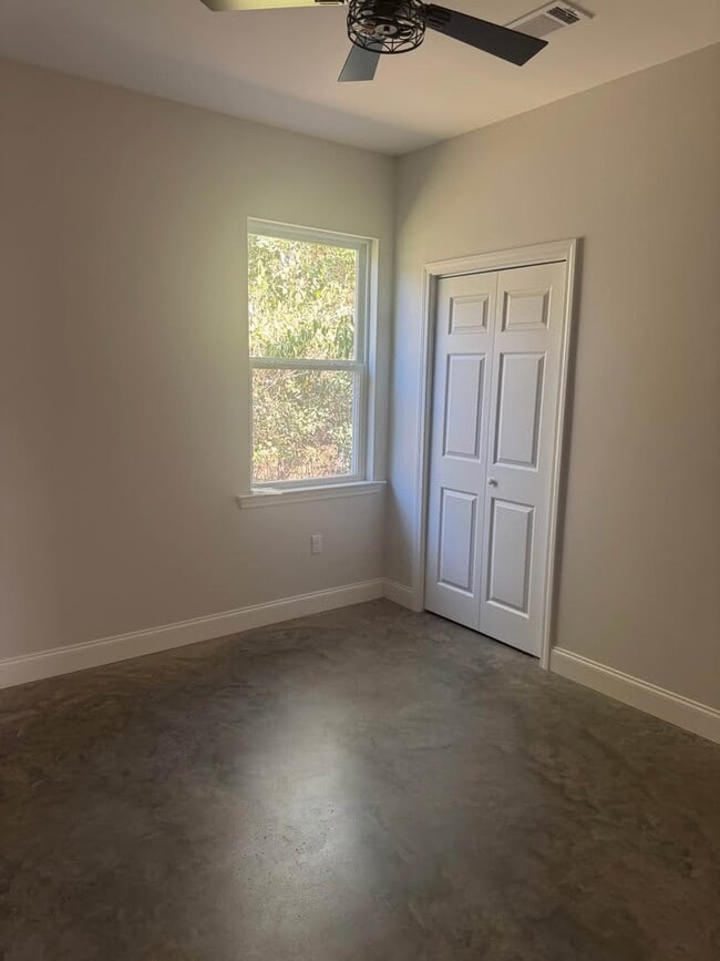 Foto del edificio - 270 N 3rd St