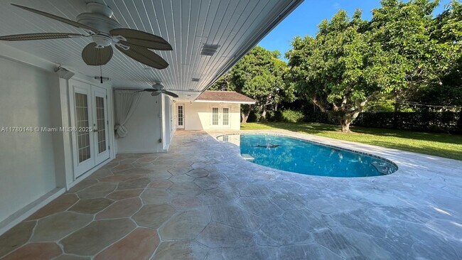 Foto del edificio - 7790 SW 127th St