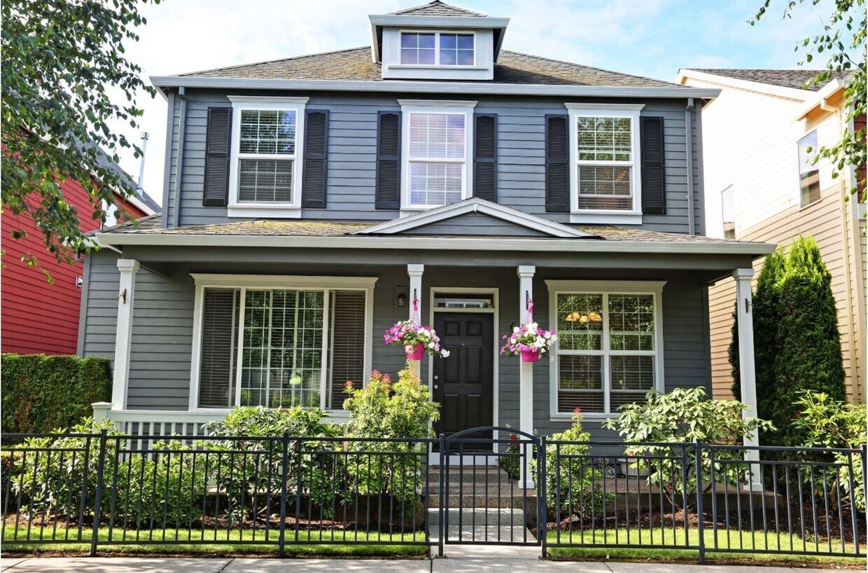 Foto del edificio - Bright & Beautiful Updated 3 bed, 2.5 Home in Hillsboro Orenco Gardens! Plus Den on main level