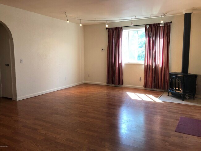Building Photo - 4012 Reka Dr