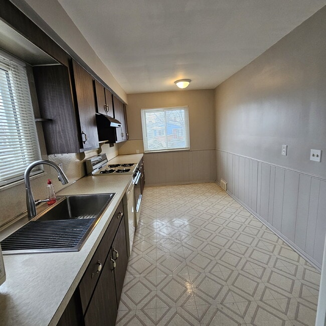 Building Photo - 3BR / 2BA Home in St. Clair Shores w/ Finished Basement, 3-Season Room & 2-Car Garage