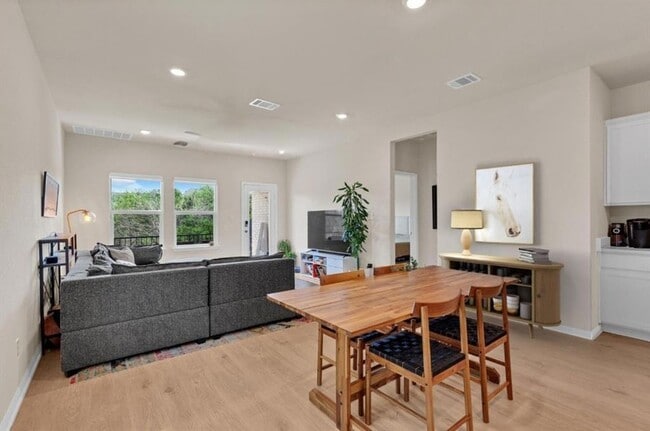 Foto del edificio - 161 Grey Slate Ave