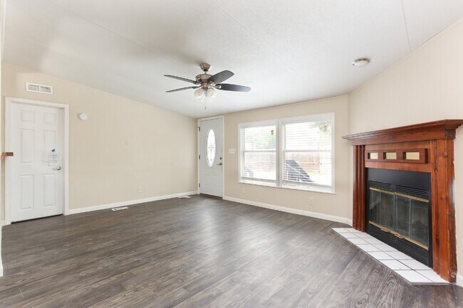 Building Photo - 4223 Carlsbad Dr