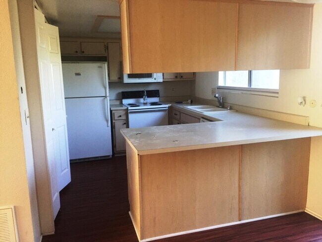 Building Photo - Fanita Drive Unit#27
