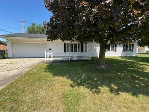 Building Photo - 10 Fairview Dr