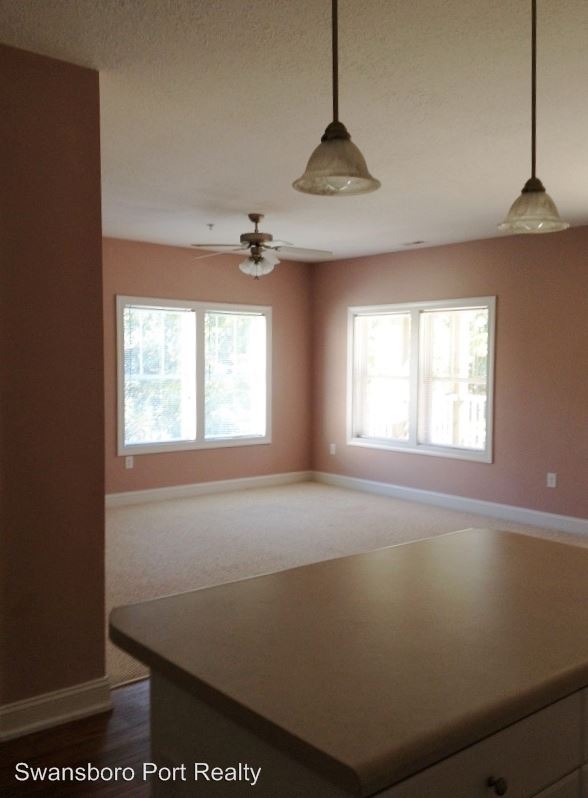 Building Photo - 200 Lighthouse Ln