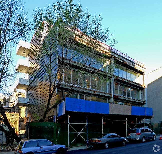 Building Photo - 140-142 N 1st St