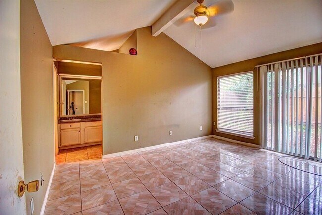 Foto del edificio - 11818 Plumpoint Dr