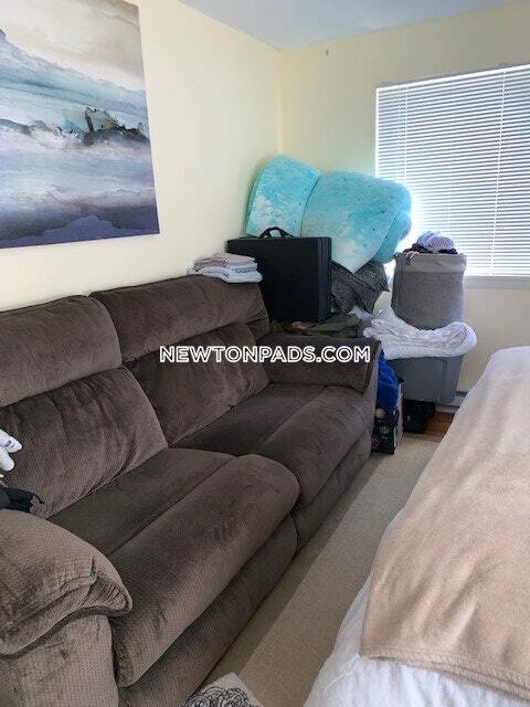Foto del edificio - 320 Hammond Pond Pkwy