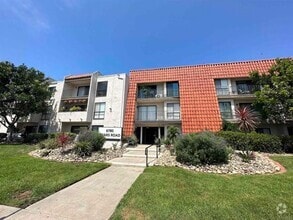Building Photo - 6780 Friars Rd