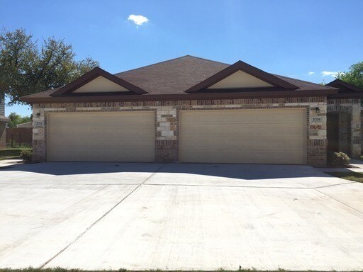 Primary Photo - 3 BEDROOM DUPLEX LOCATED IN WACO, TEXAS!