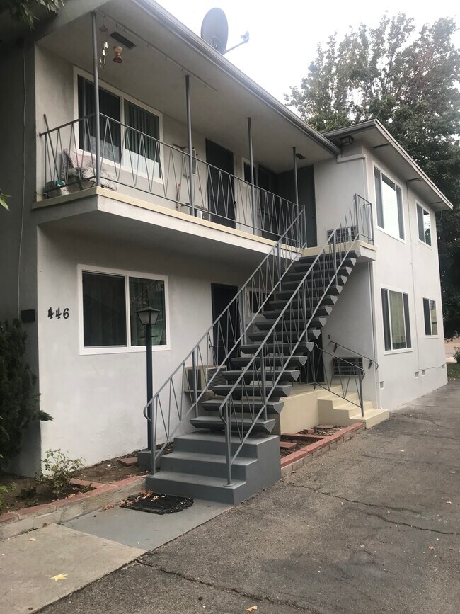 Hermoso apartamento en Burbank Hills - 446 E Cypress Ave
