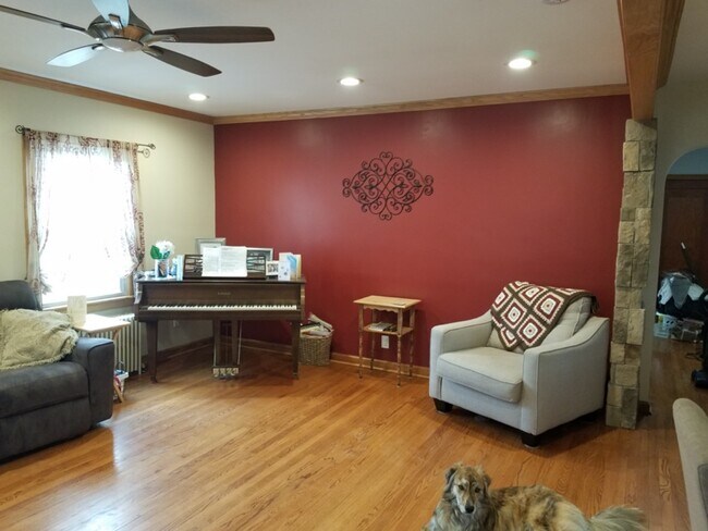 Building Photo - 279 Osborne Rd