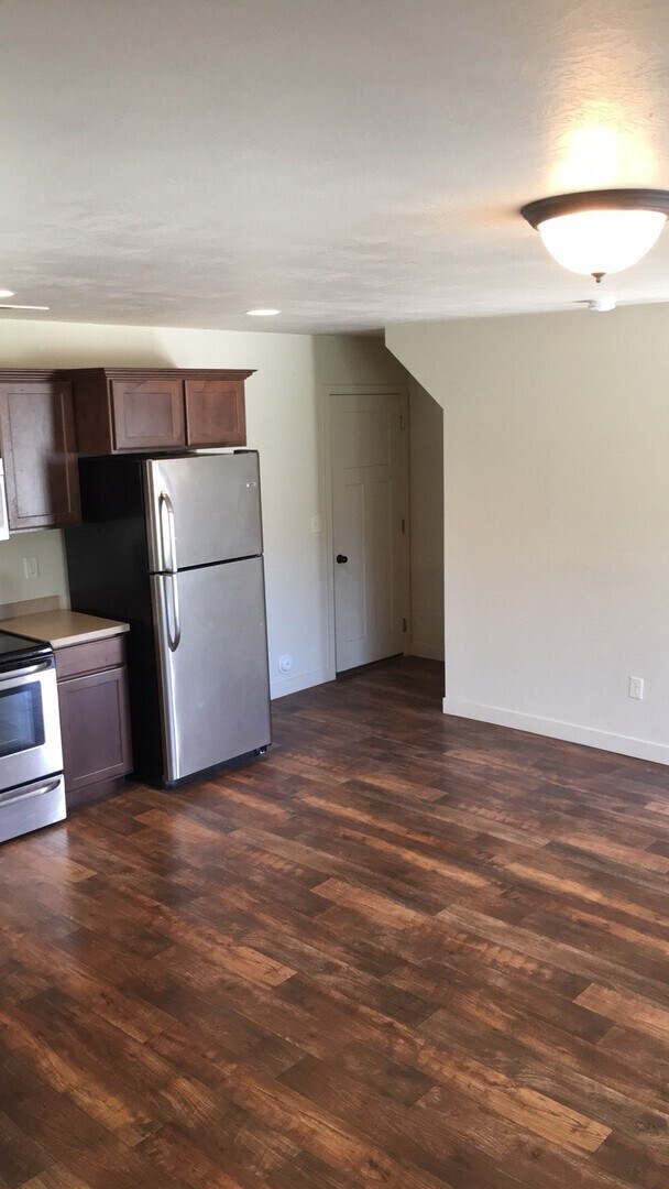 Building Photo - Beautiful 2 Story Townhome in Vineyard w/ ...