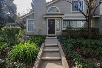 Building Photo - 2768 Buena Point Ct