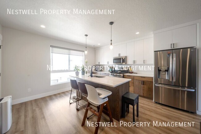 Building Photo - 2085 S 400 E