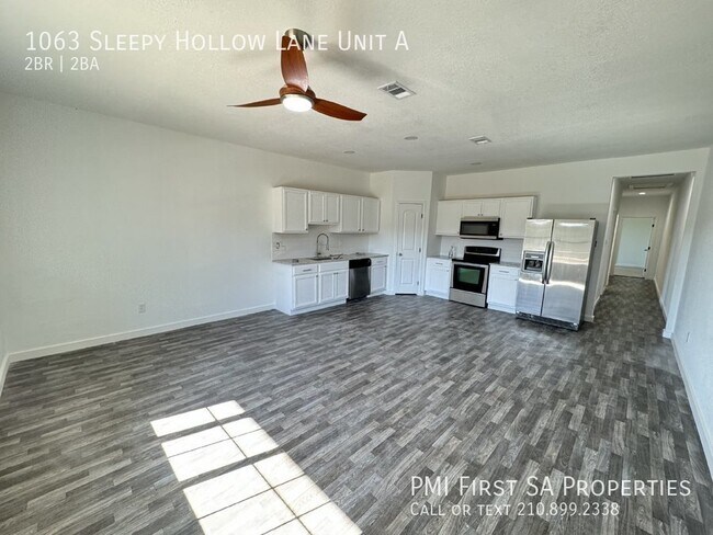 Foto del edificio - Brand new duplex unit available to move in...