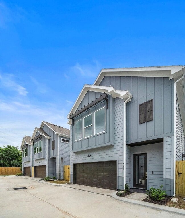 Building Photo - New Construction Luxury Home 14 Minutes fr...