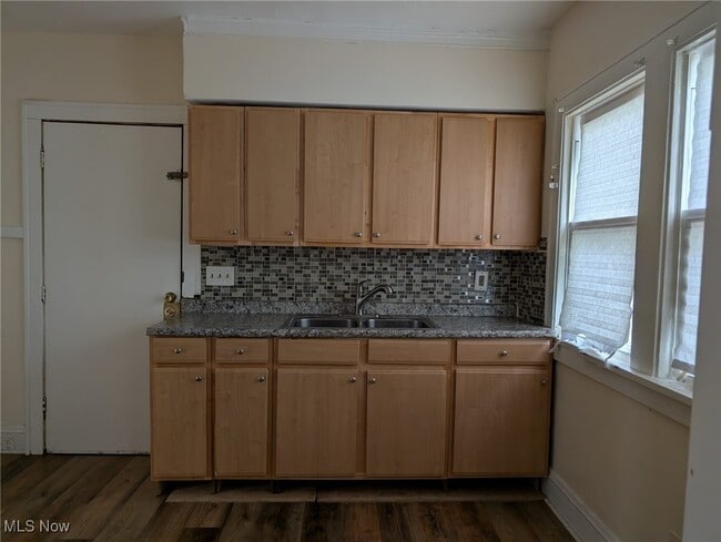 Foto del edificio - 924 Helmsdale Rd