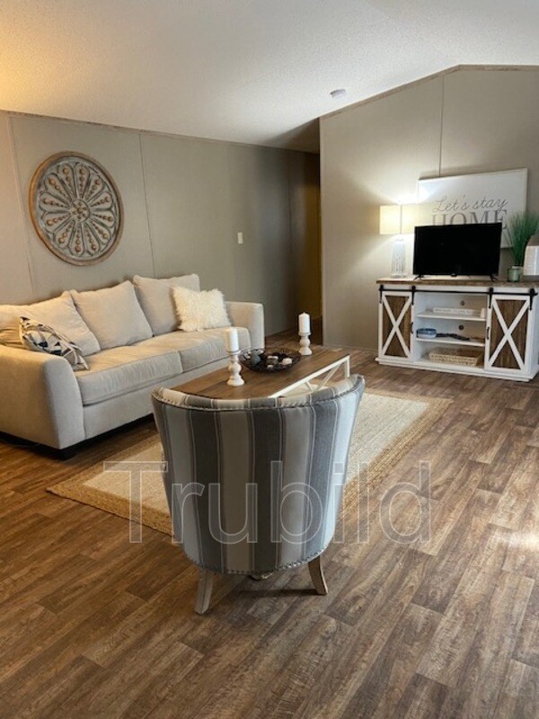Foto del edificio - 407 Kasey Cir