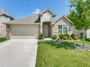 Building Photo - 2215 Yorktown Dr