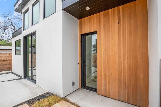 Foto del edificio - 2706 Stacy Ln