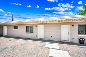 Building Photo - 3949 E Earll Dr