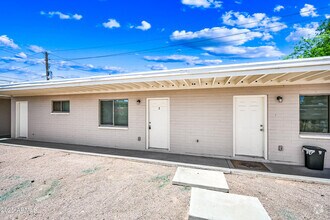 Building Photo - 3949 E Earll Dr