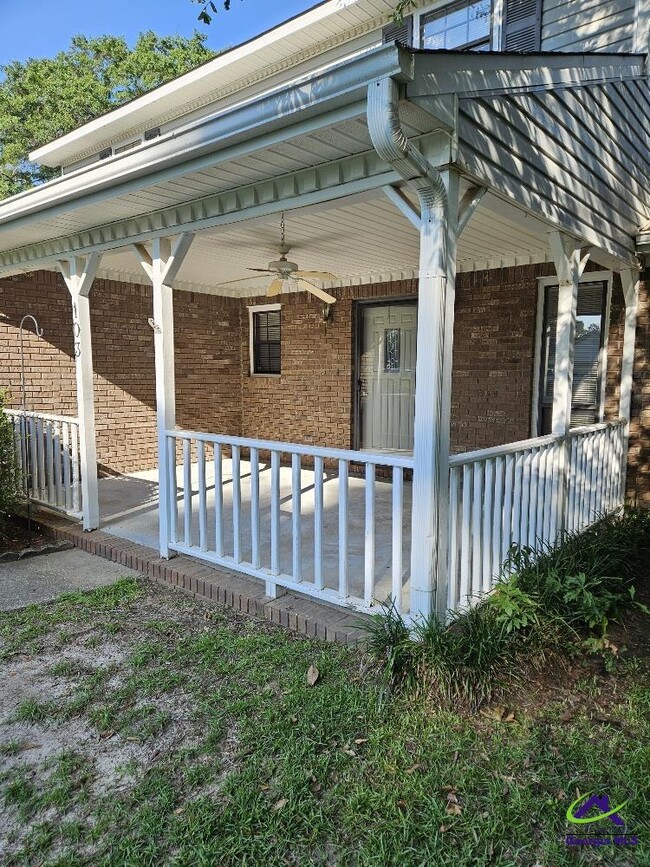 Building Photo - 103 Hunters Glen