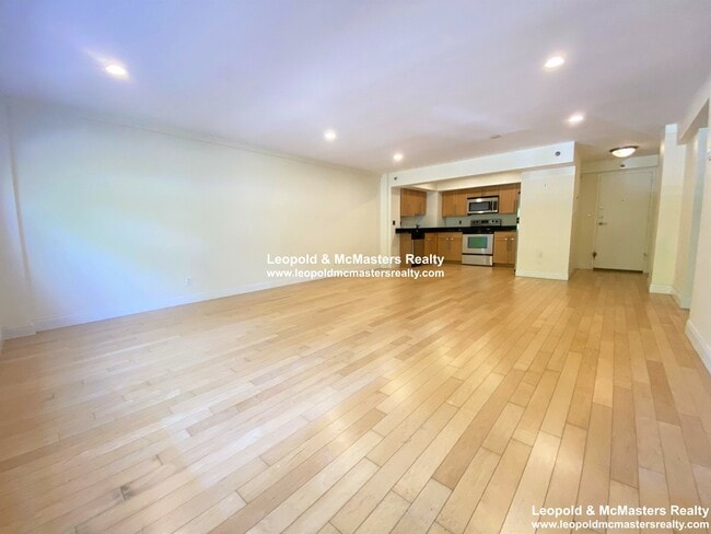 Building Photo - 1601 Beacon St