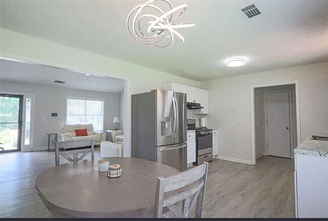 Building Photo - 354 Shoal Ct