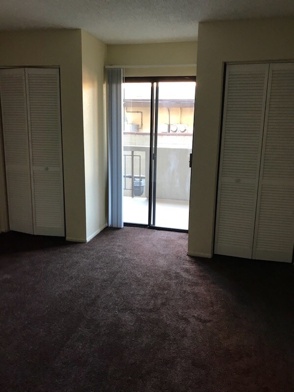 Dormitorio - 430 N Chester Ave