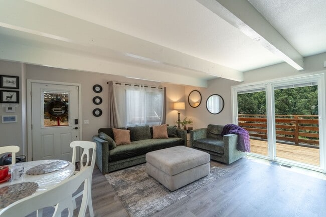 Foto del edificio - 19220 Pleasantview Dr