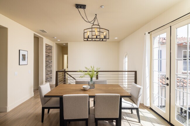 Building Photo - 28 Talmont