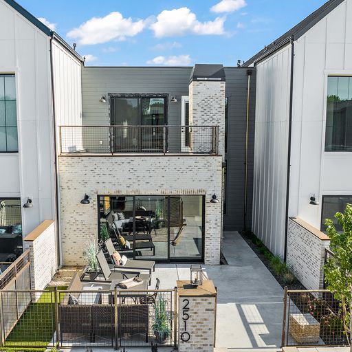 Foto del edificio - 2450 W Iron Coop St
