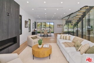 Building Photo - 12700 Montana Ave