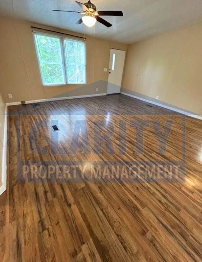 Foto del edificio - Three bedroom, single level home!