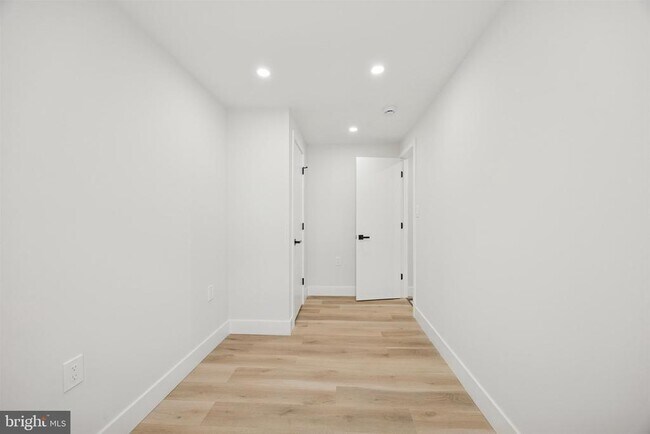 Foto del edificio - 4522 Baker St