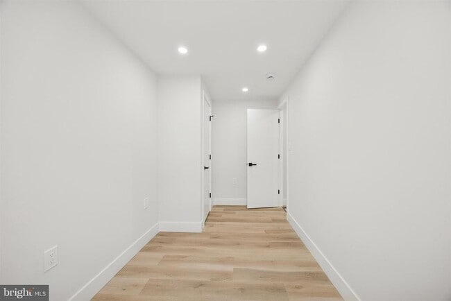 Foto del edificio - 4522 Baker St