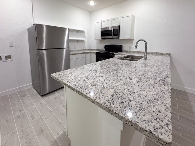 Building Photo - 1501 E Southcross Blvd