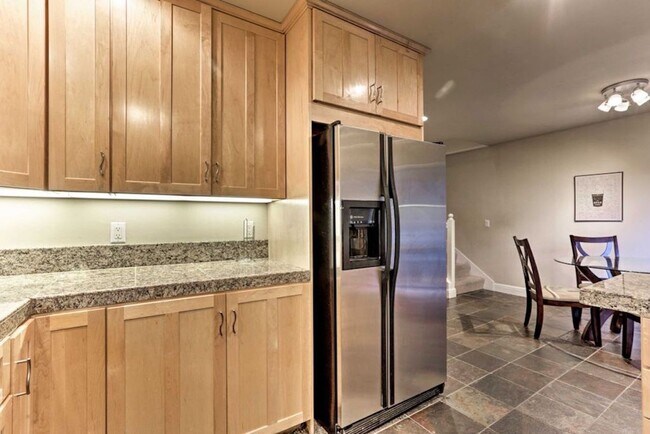 Well appointed kitchen with new appliances and gas stove - 35 Winding Way