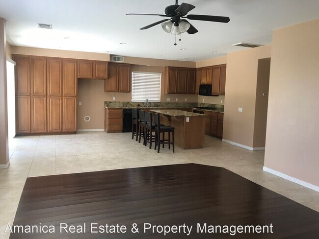 Foto del edificio - 4 br, 3 bath House - 28936 Avalon Ave
