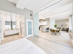Interior Photo - HWH Luxury Living