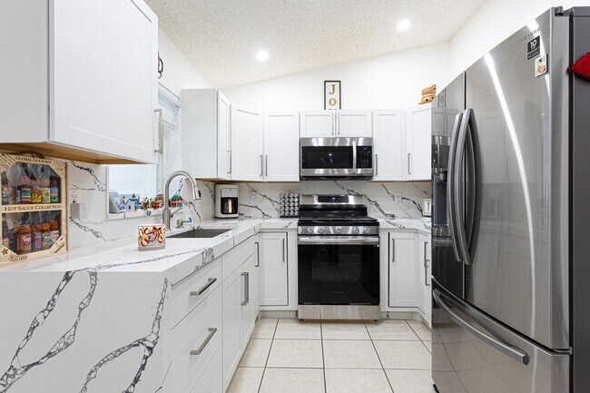 Building Photo - 5959 Timber Valley Dr