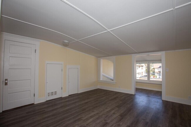 Building Photo - 1075 1/2 Leighton Ave.