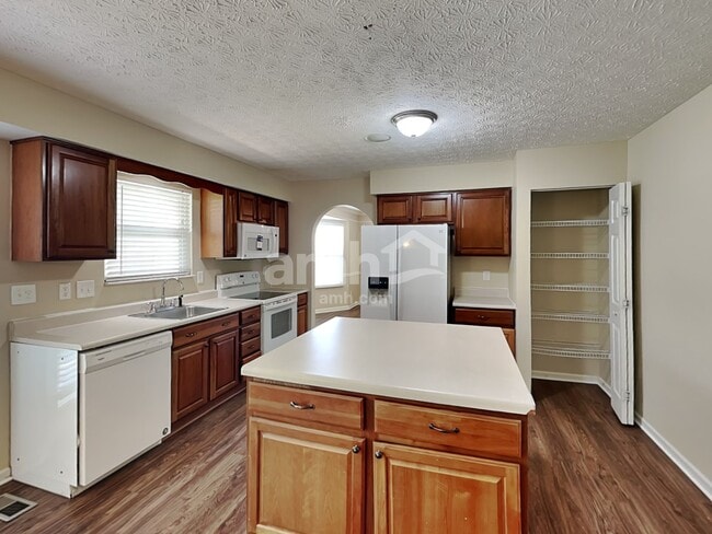 Building Photo - 35 Langtree Dr