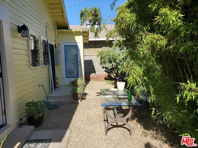 Foto del edificio - 2666 Cimarron St