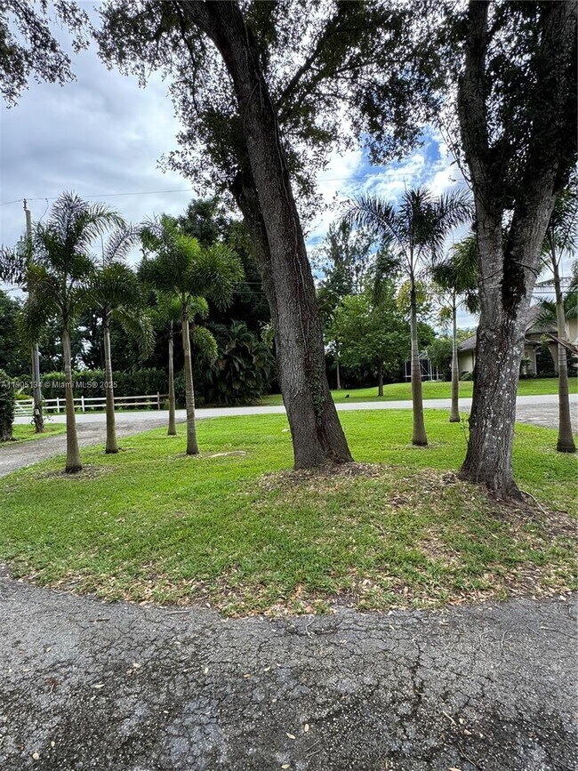 Foto del edificio - 11811 NW 5th Ct