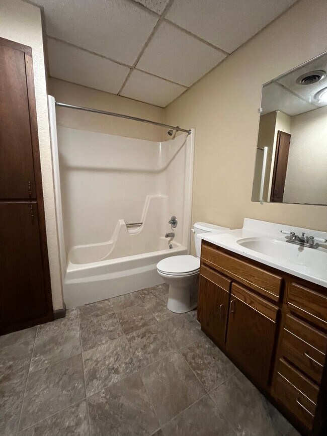 Building Photo - Chapel Heights